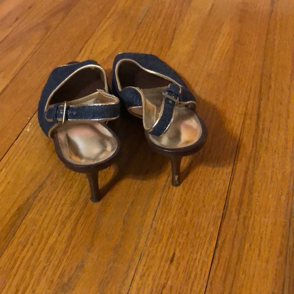 Pep toe denim heels - Picture 2 of 3